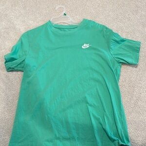 Nike Green Short Sleeve Tees